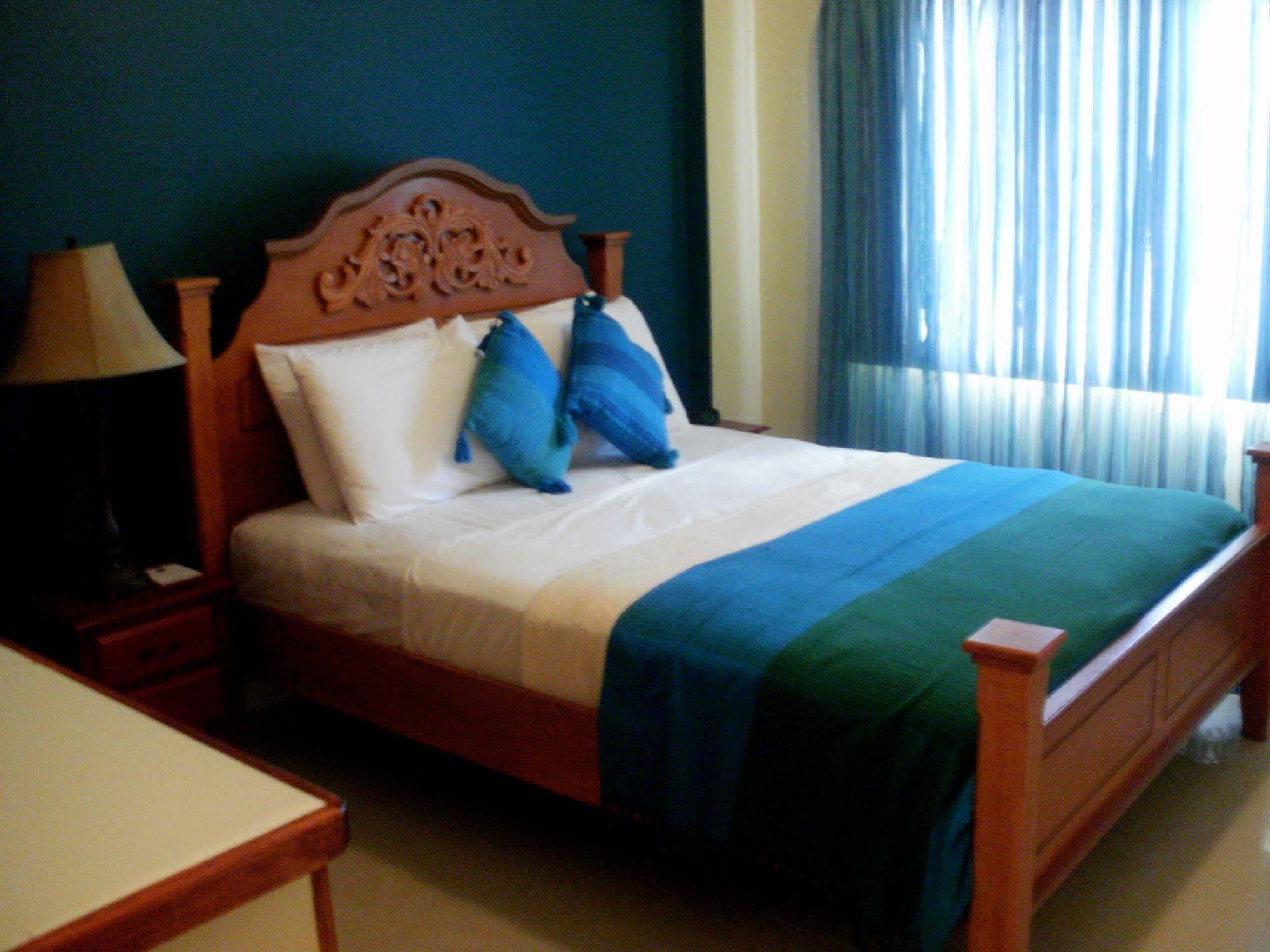 Inn Flight Suites Piarco Εξωτερικό φωτογραφία