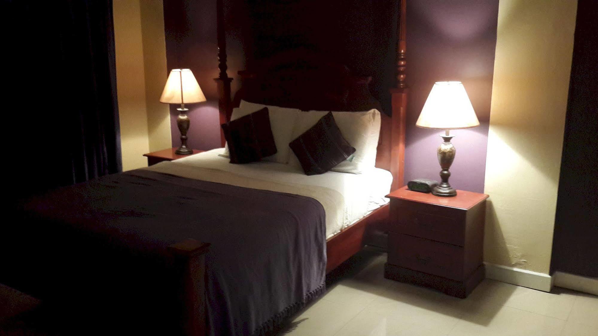 Inn Flight Suites Piarco Εξωτερικό φωτογραφία